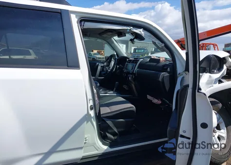 2023 Toyota 4Runner Sr5 z USA, uszkodzony, nr VIN JTEEU5JR0P5295307